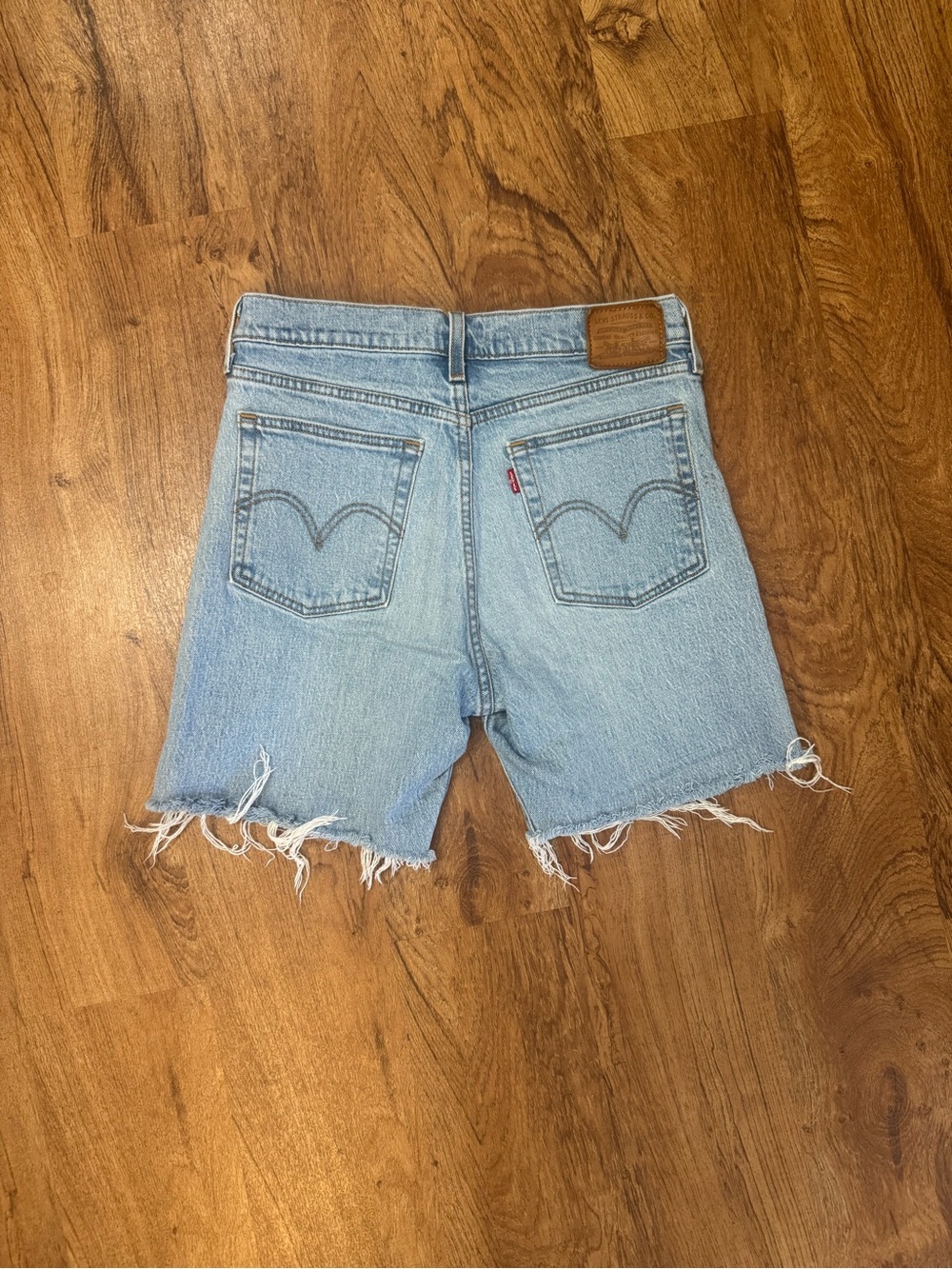 Big E Levi’s Wedgie Straight Denim Jean Shorts. 28